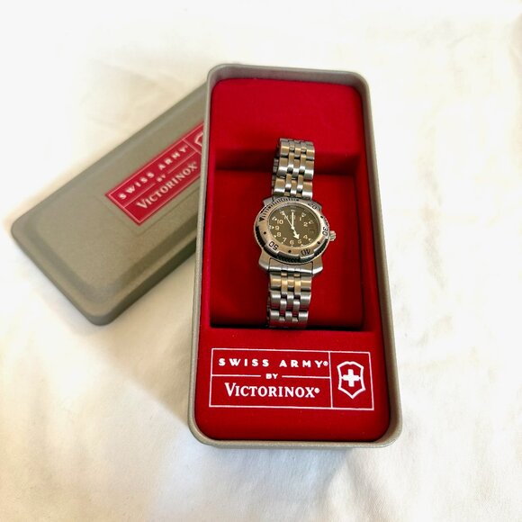 VICTORINOX Swiss Army Women's Watch Black Face WR 166" Stainless Steel Back NWB